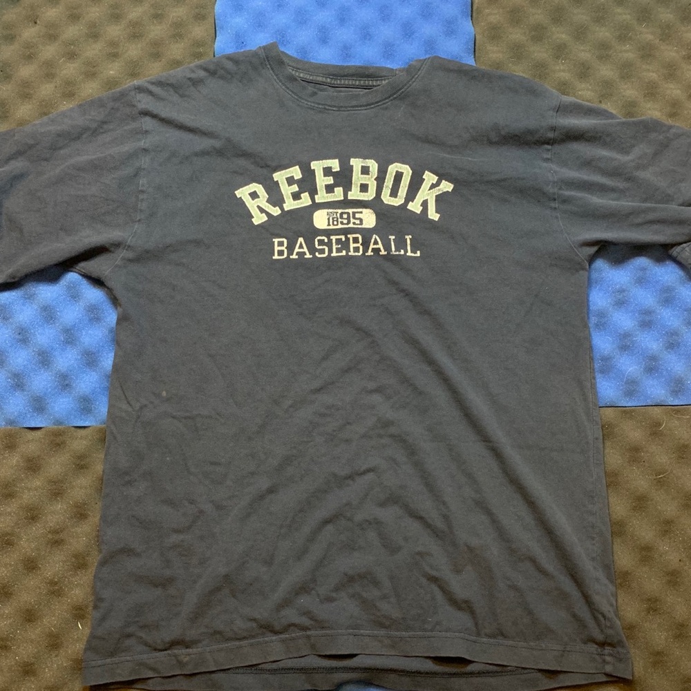 ❗️3 for 15❗️ vintage Reebok tee